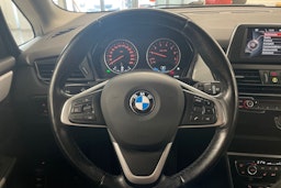 musta BMW 225 2016 kuva 15.
