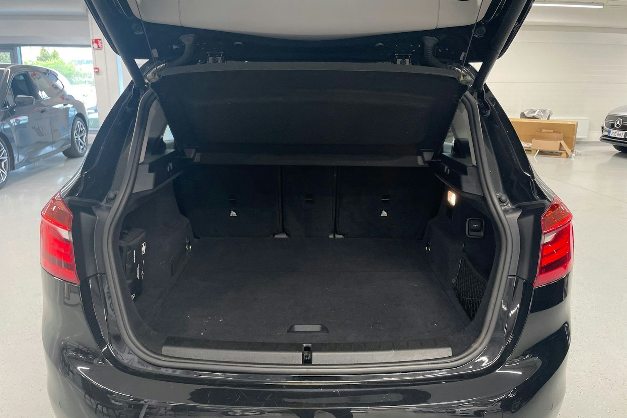 musta BMW 225 2016 kuva 22.