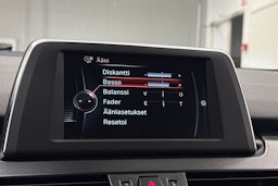musta BMW 225 2016 kuva 29.