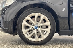 musta BMW 225 2016 kuva 38.