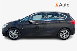 musta BMW 225 2017 kuva 6.