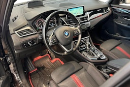 musta BMW 225 2017 kuva 7.