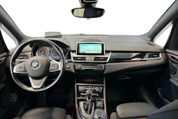 musta BMW 225 2017 kuva 9.