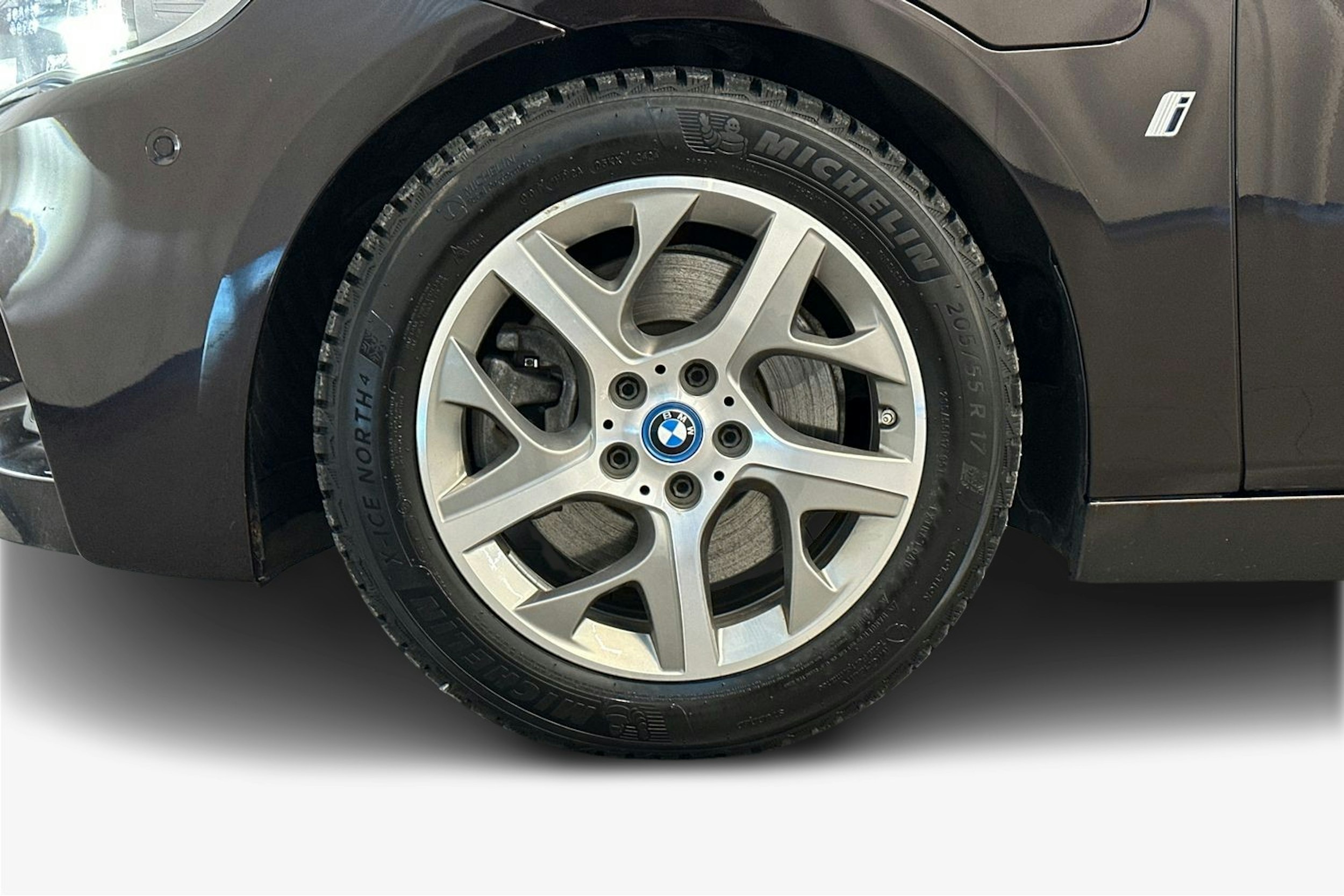 musta BMW 225 2017 kuva 11.