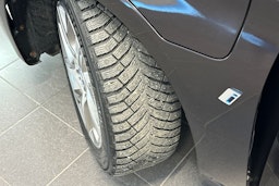 musta BMW 225 2017 kuva 13.