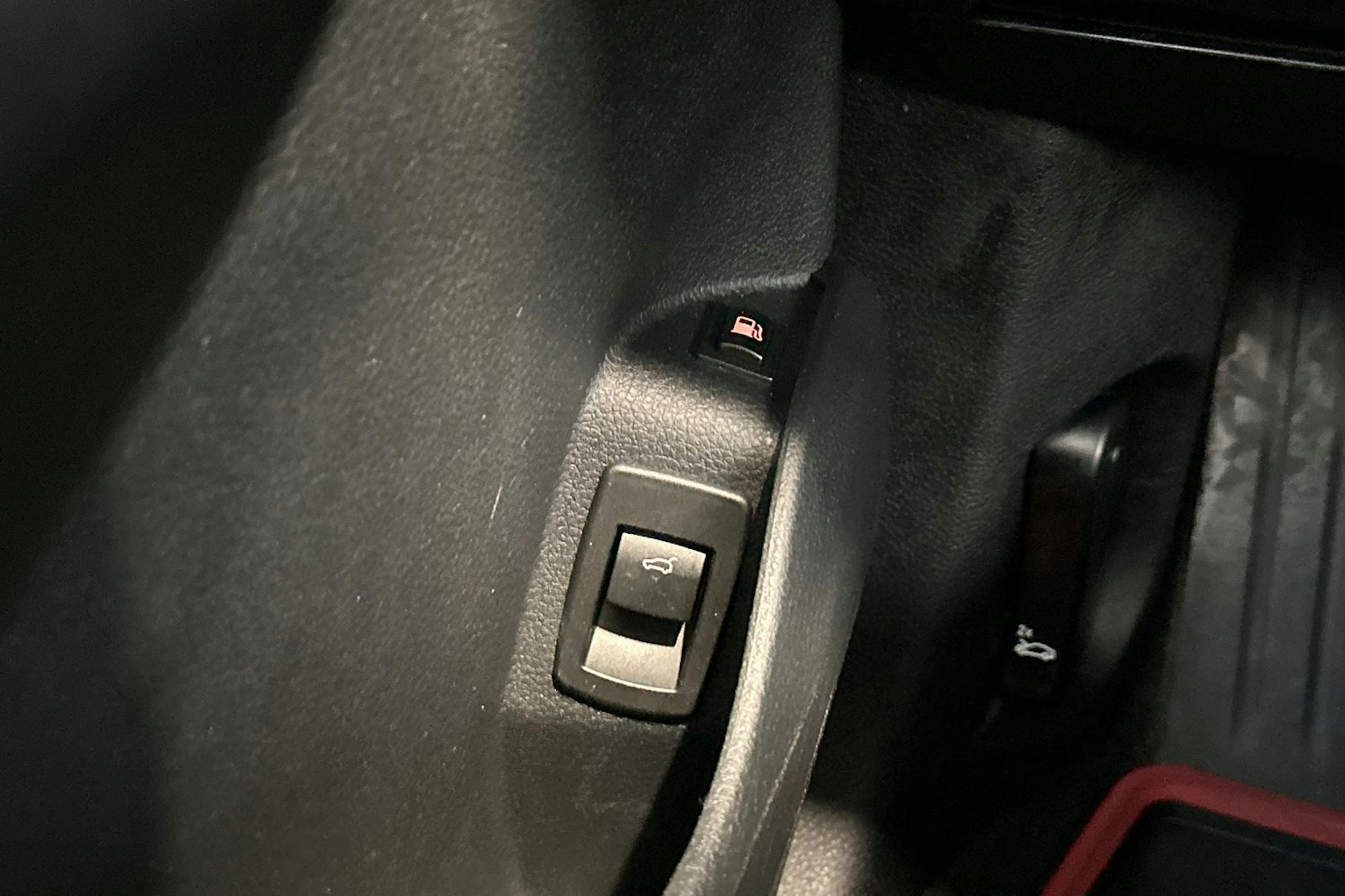 musta BMW 225 2017 kuva 18.