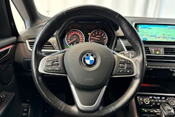 musta BMW 225 2017 kuva 19.