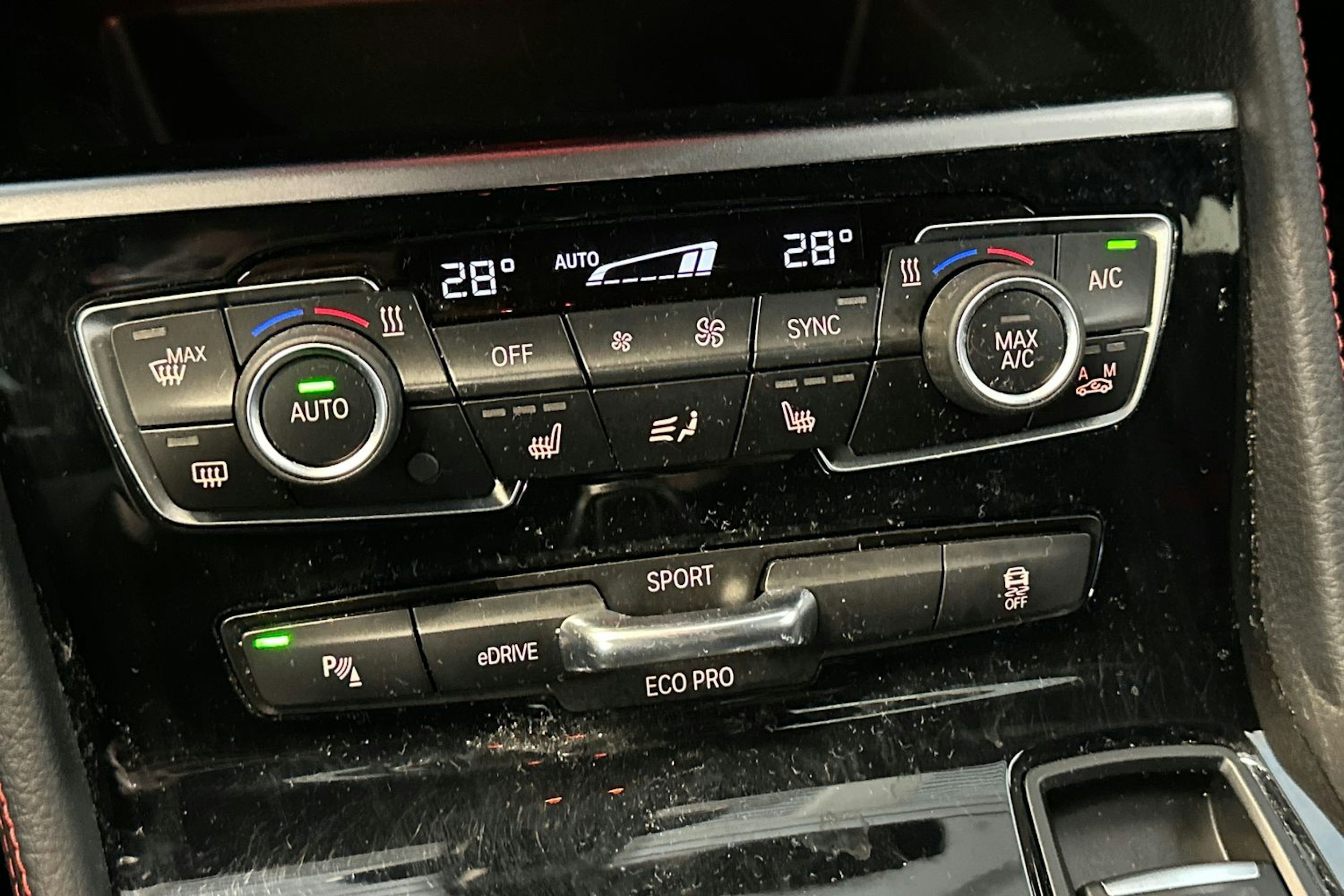 musta BMW 225 2017 kuva 29.