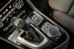 musta BMW 225 2017 kuva 30.