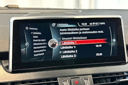 musta BMW 225 2017 kuva 33.