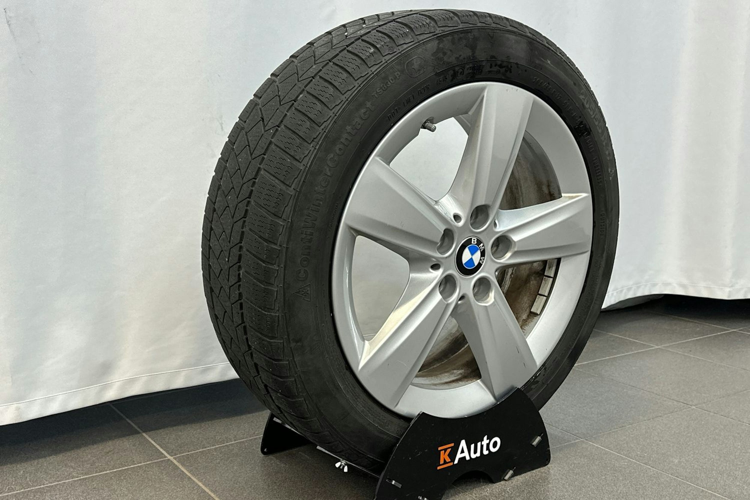 musta BMW 225 2017 kuva 35.