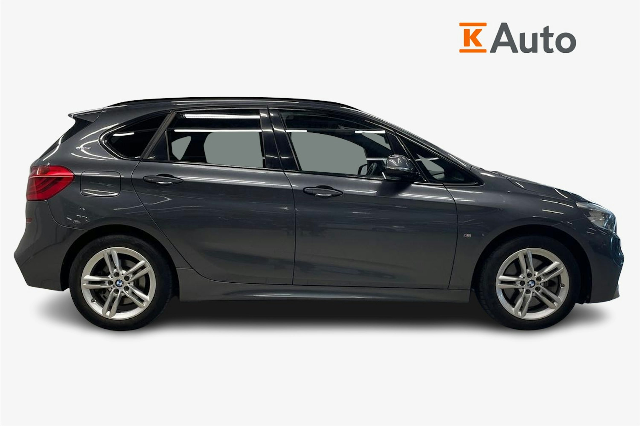 harmaa BMW 225 2017 kuva 6.