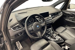harmaa BMW 225 2017 kuva 7.