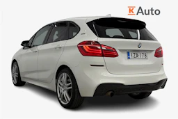 valkoinen BMW 225 2017 kuva 3.