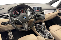 valkoinen BMW 225 2017 kuva 8.