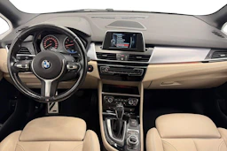 valkoinen BMW 225 2017 kuva 9.
