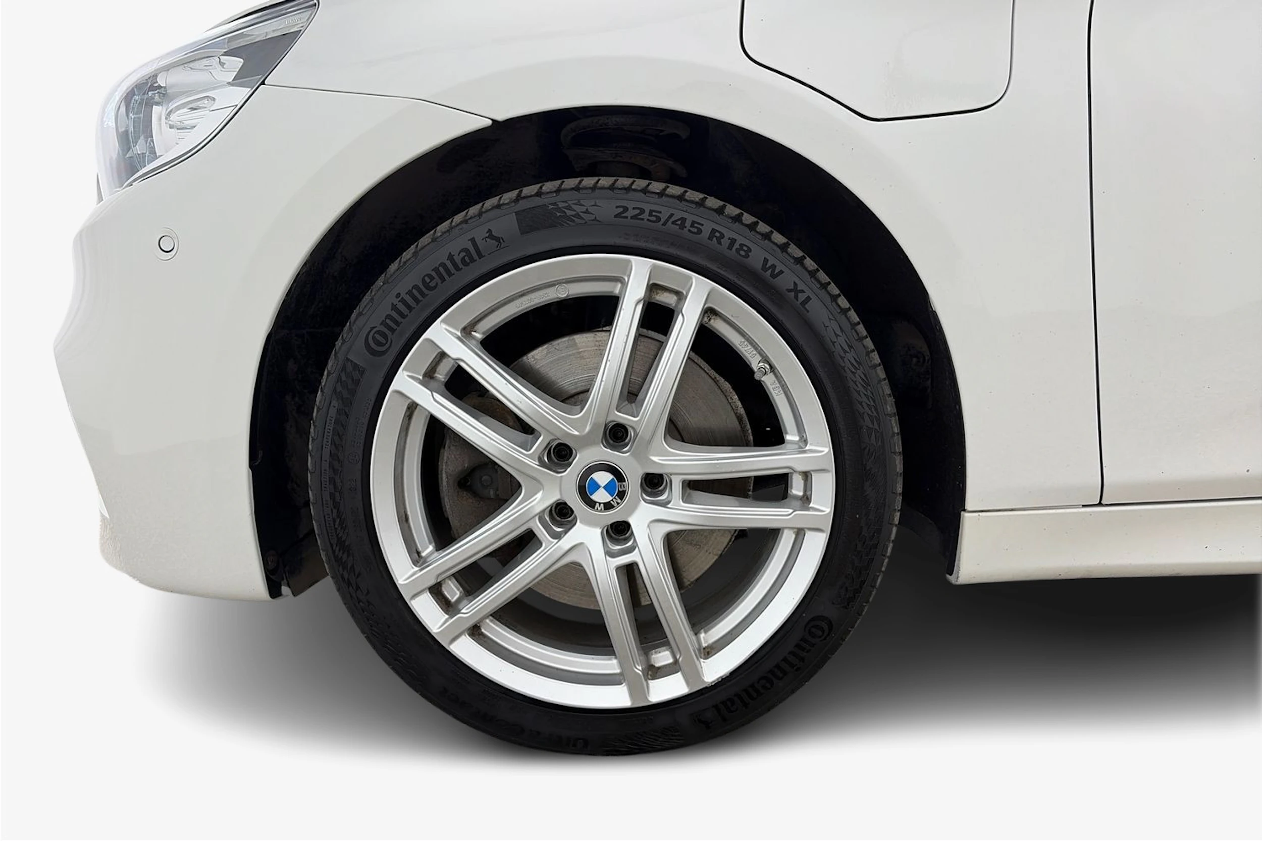 valkoinen BMW 225 2017 kuva 12.