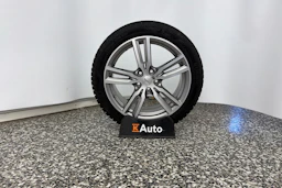 valkoinen BMW 225 2017 kuva 13.