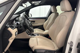 valkoinen BMW 225 2017 kuva 17.