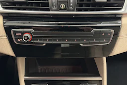 valkoinen BMW 225 2017 kuva 24.
