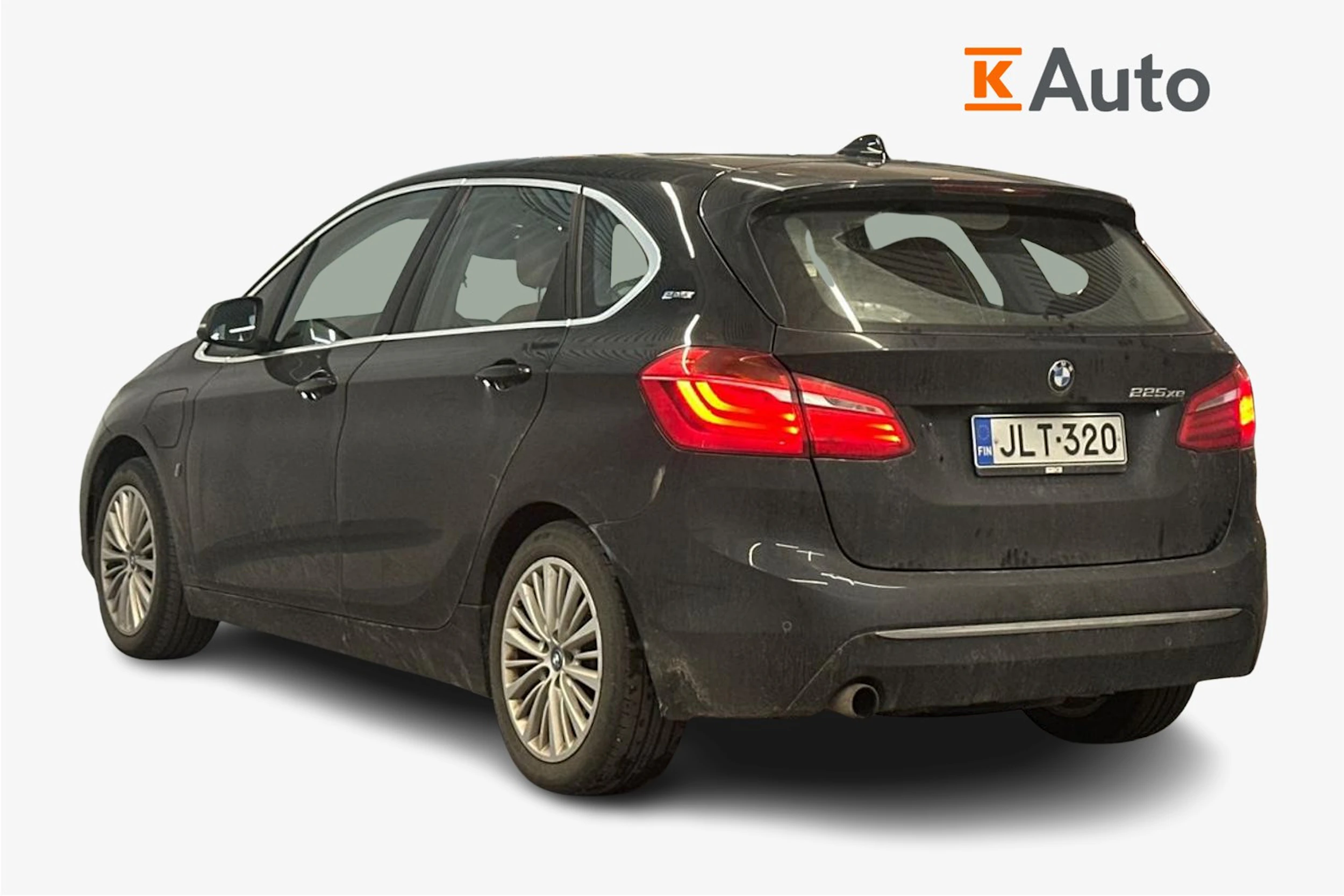 musta BMW 225 2017 kuva 2.