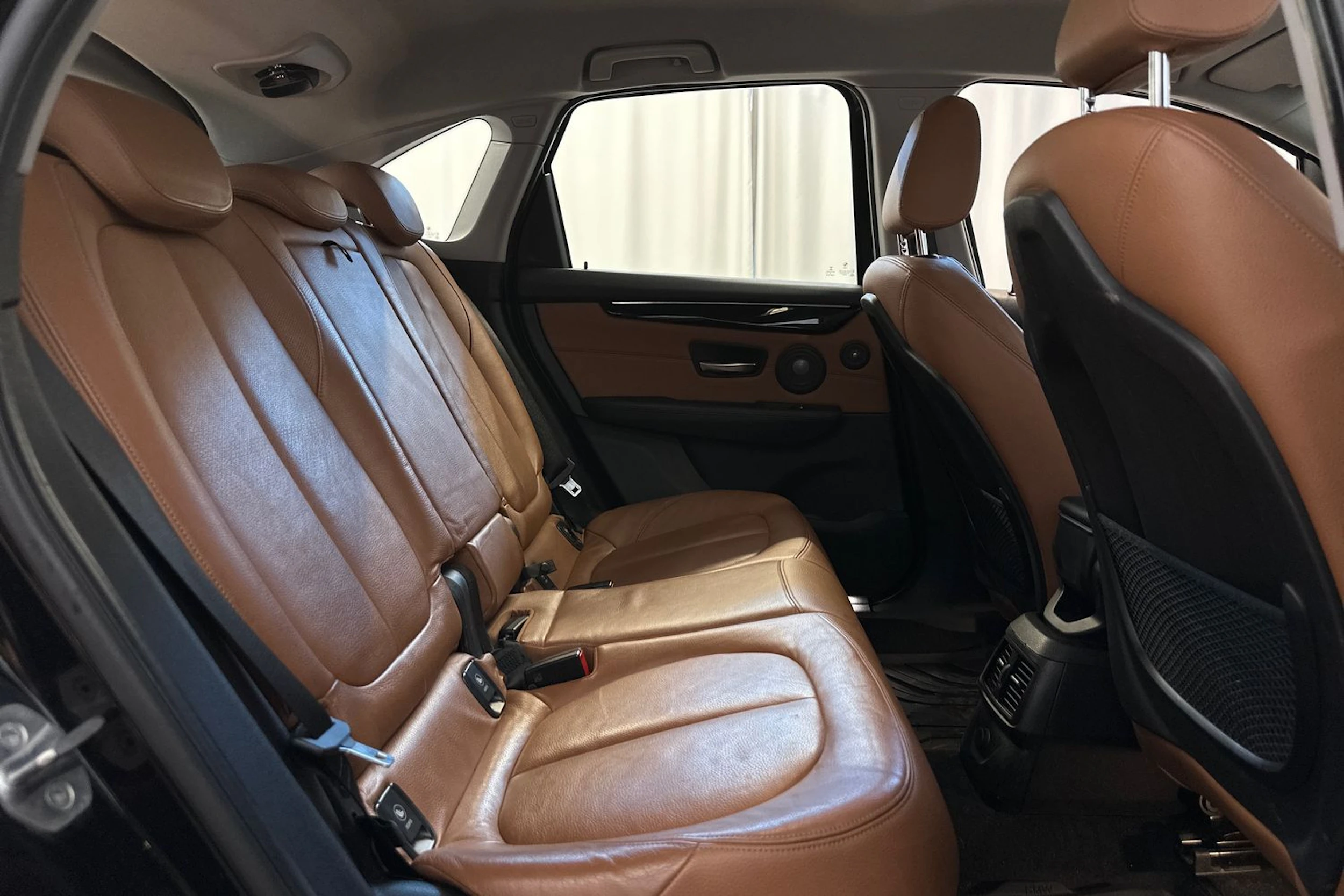 musta BMW 225 2017 kuva 10.
