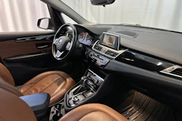 musta BMW 225 2017 kuva 12.