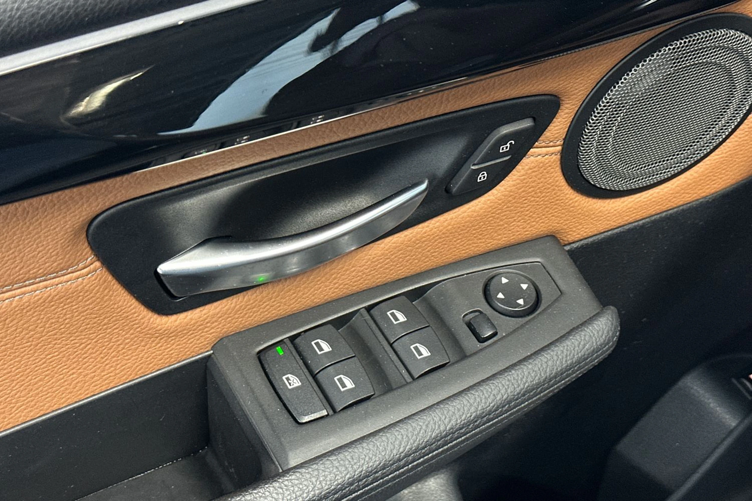musta BMW 225 2017 kuva 14.