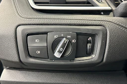 musta BMW 225 2017 kuva 15.