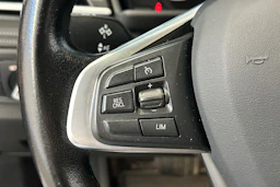 musta BMW 225 2017 kuva 16.