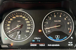 musta BMW 225 2017 kuva 18.