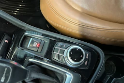 musta BMW 225 2017 kuva 19.