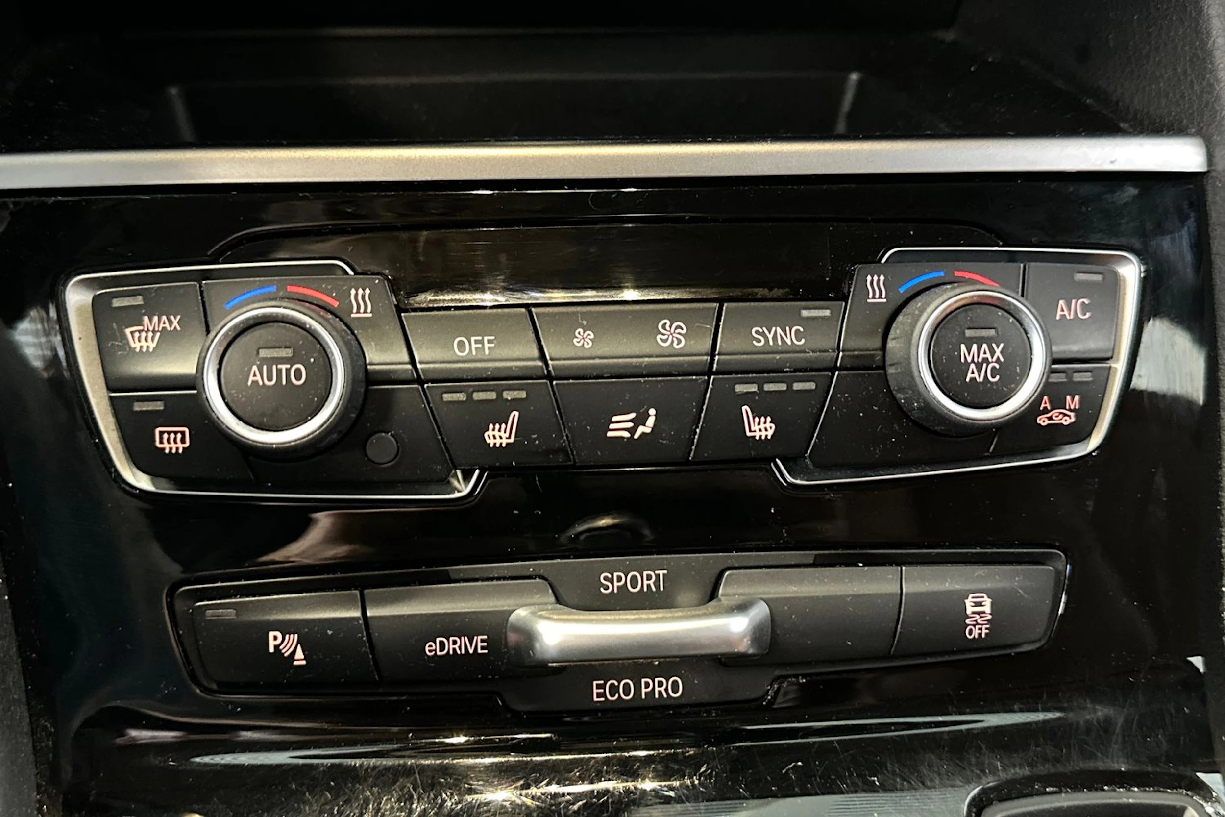 musta BMW 225 2017 kuva 20.
