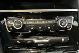 musta BMW 225 2017 kuva 20.