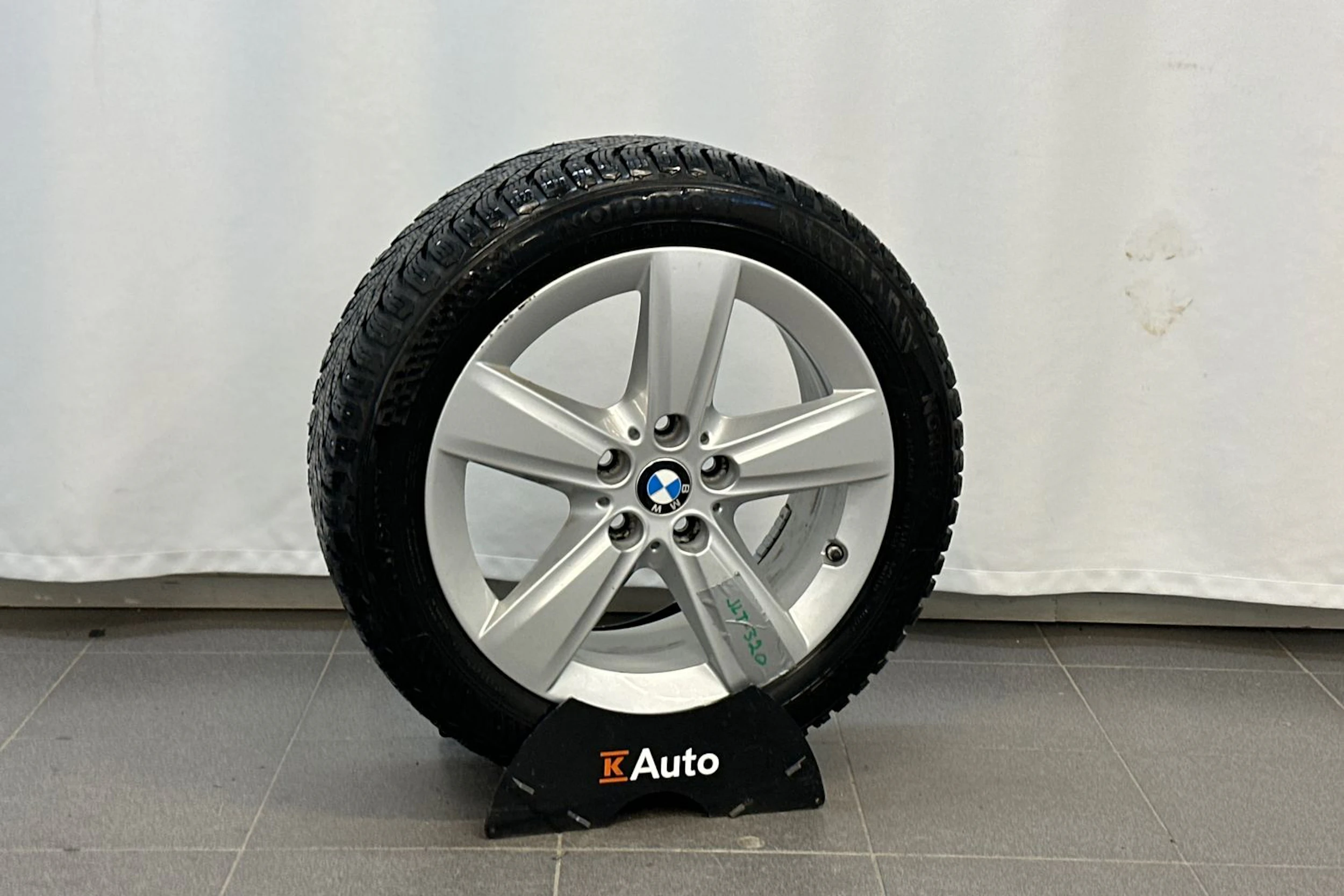 musta BMW 225 2017 kuva 28.