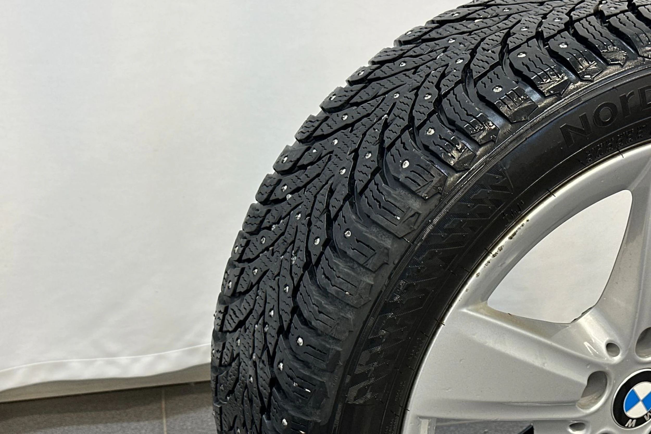 musta BMW 225 2017 kuva 29.