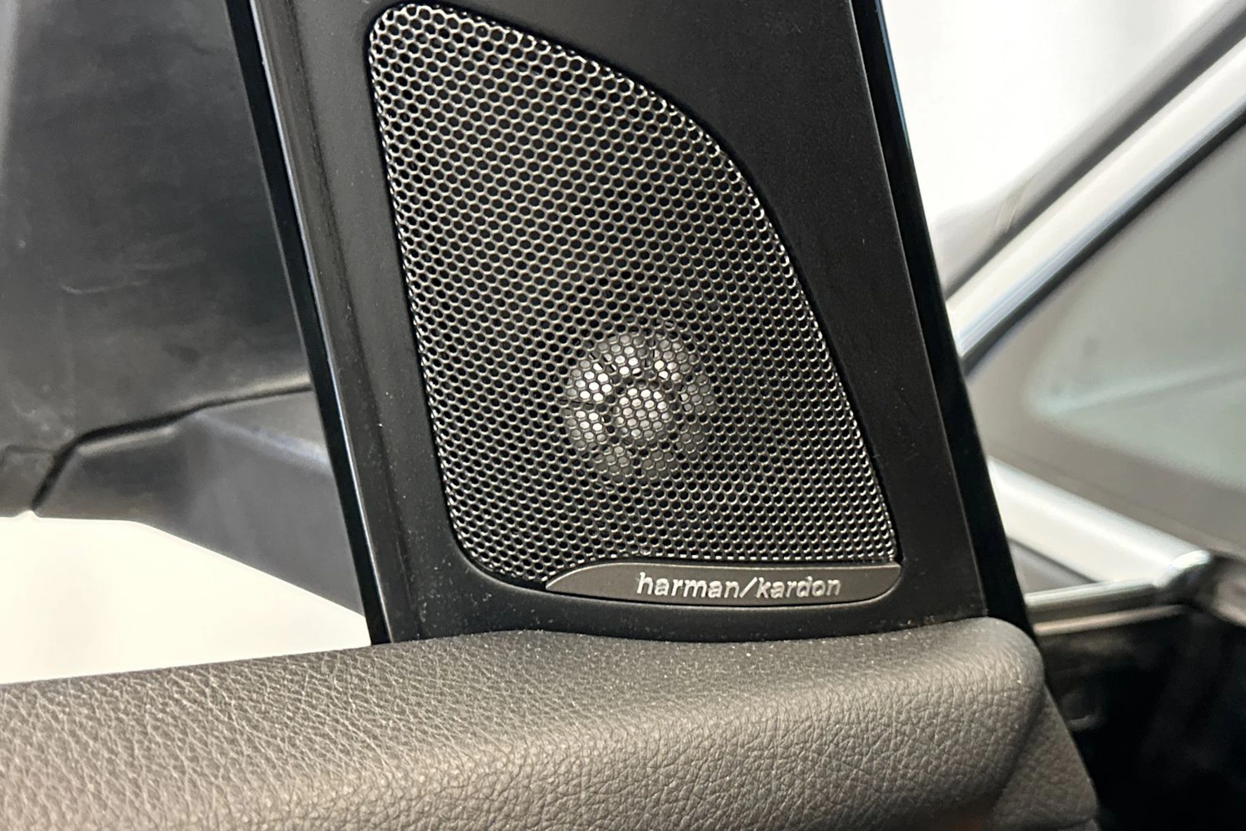 musta BMW 225 2017 kuva 30.