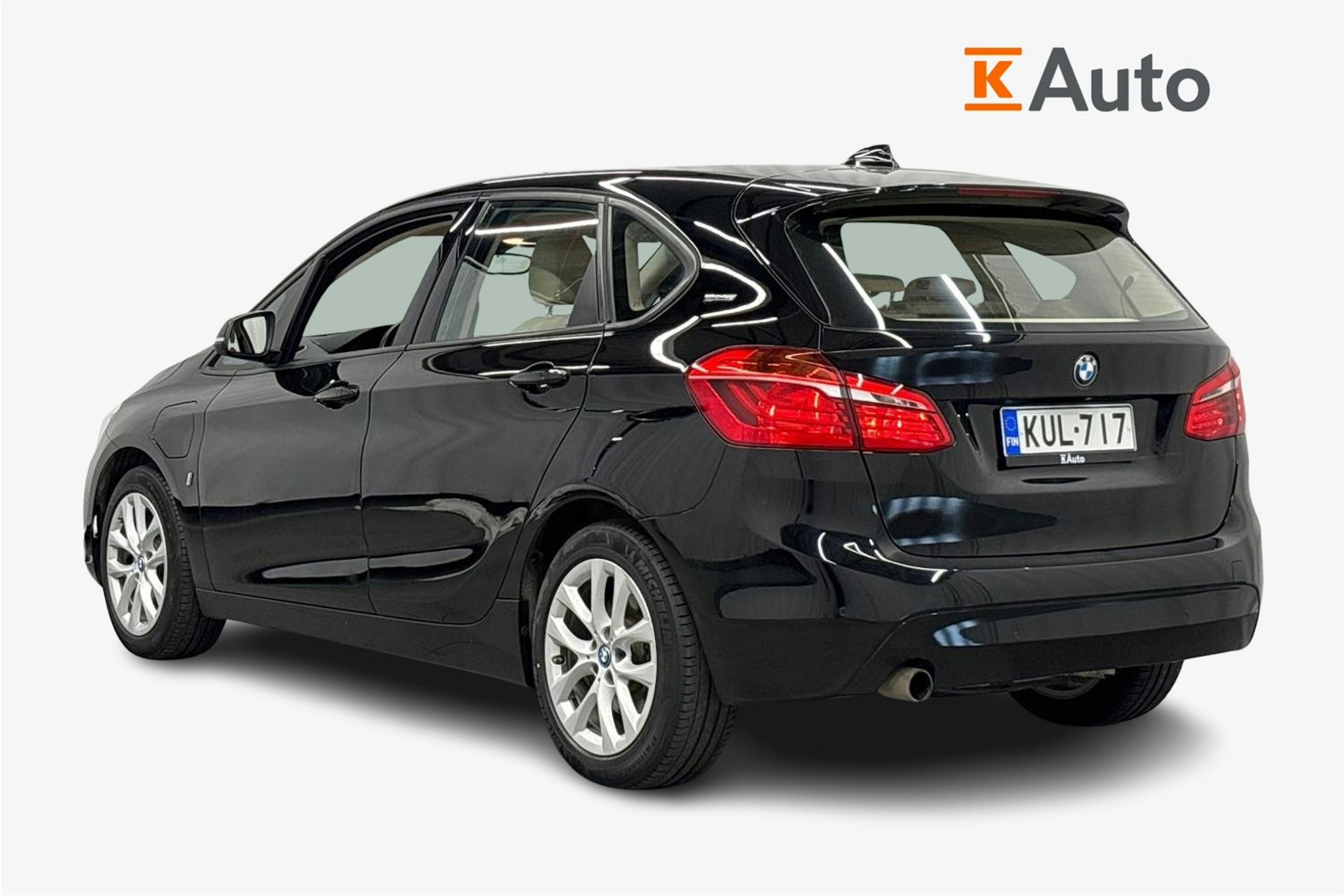 musta BMW 225 2017 kuva 2.