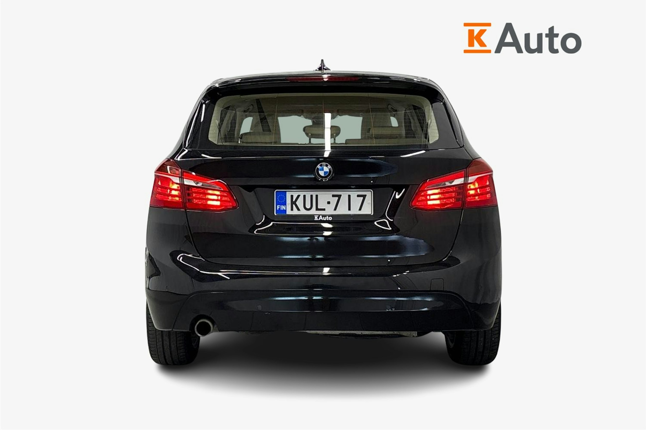 musta BMW 225 2017 kuva 3.