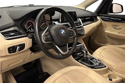 musta BMW 225 2017 kuva 7.