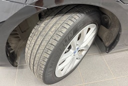 musta BMW 225 2017 kuva 13.