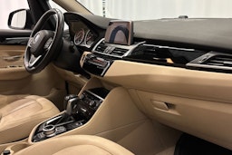 musta BMW 225 2017 kuva 14.