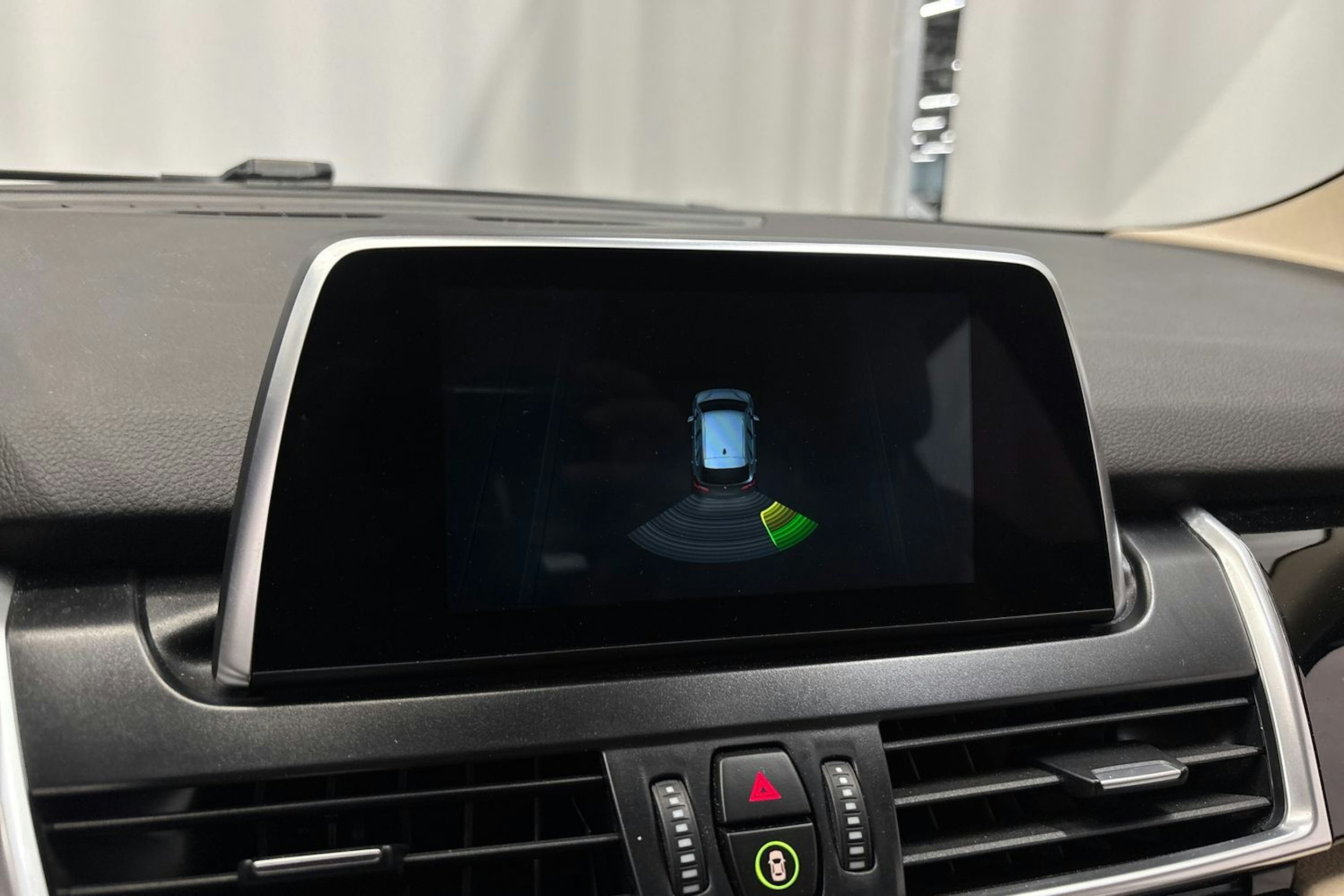 musta BMW 225 2017 kuva 24.