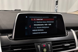 musta BMW 225 2017 kuva 26.