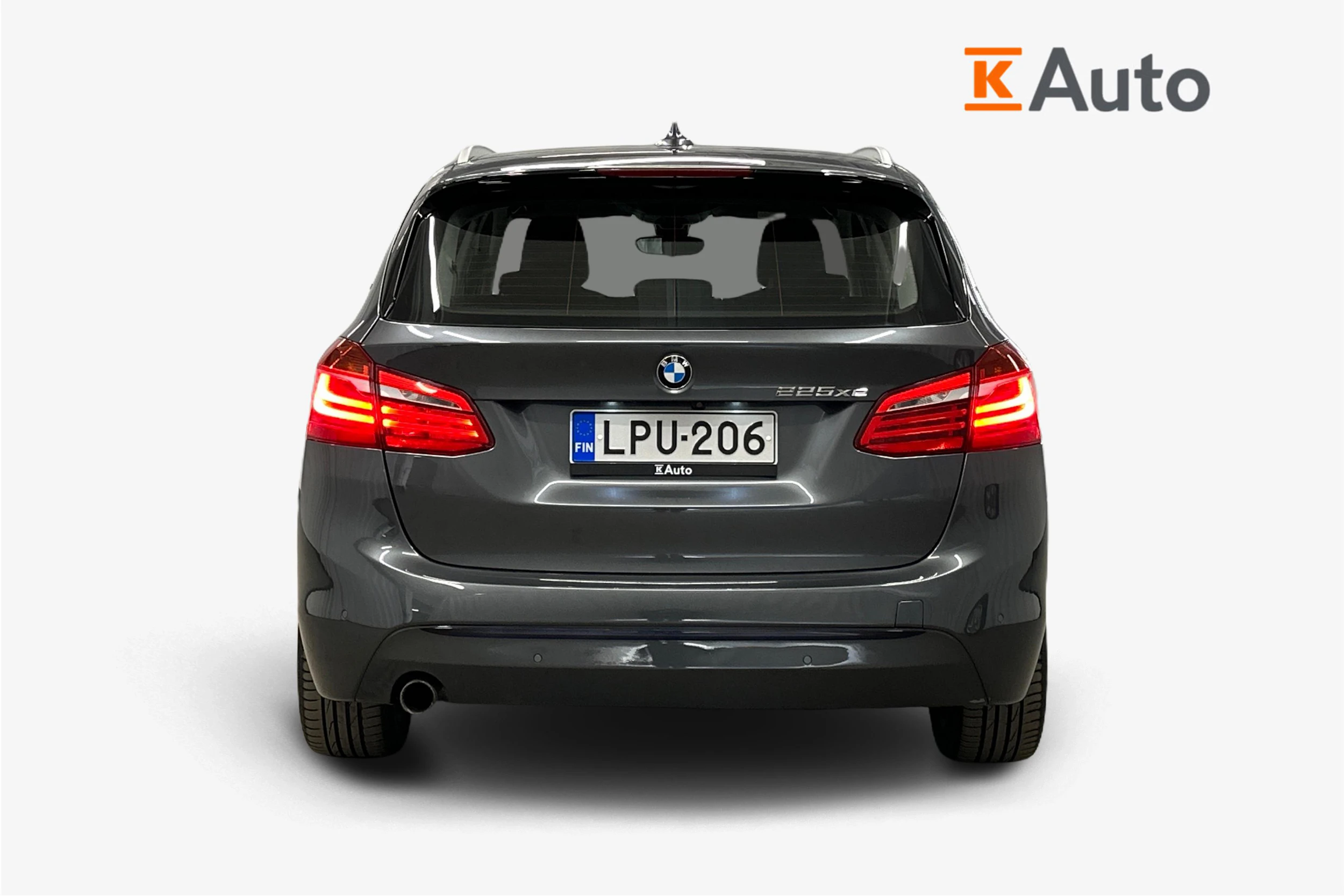 harmaa BMW 225 2017 kuva 4.