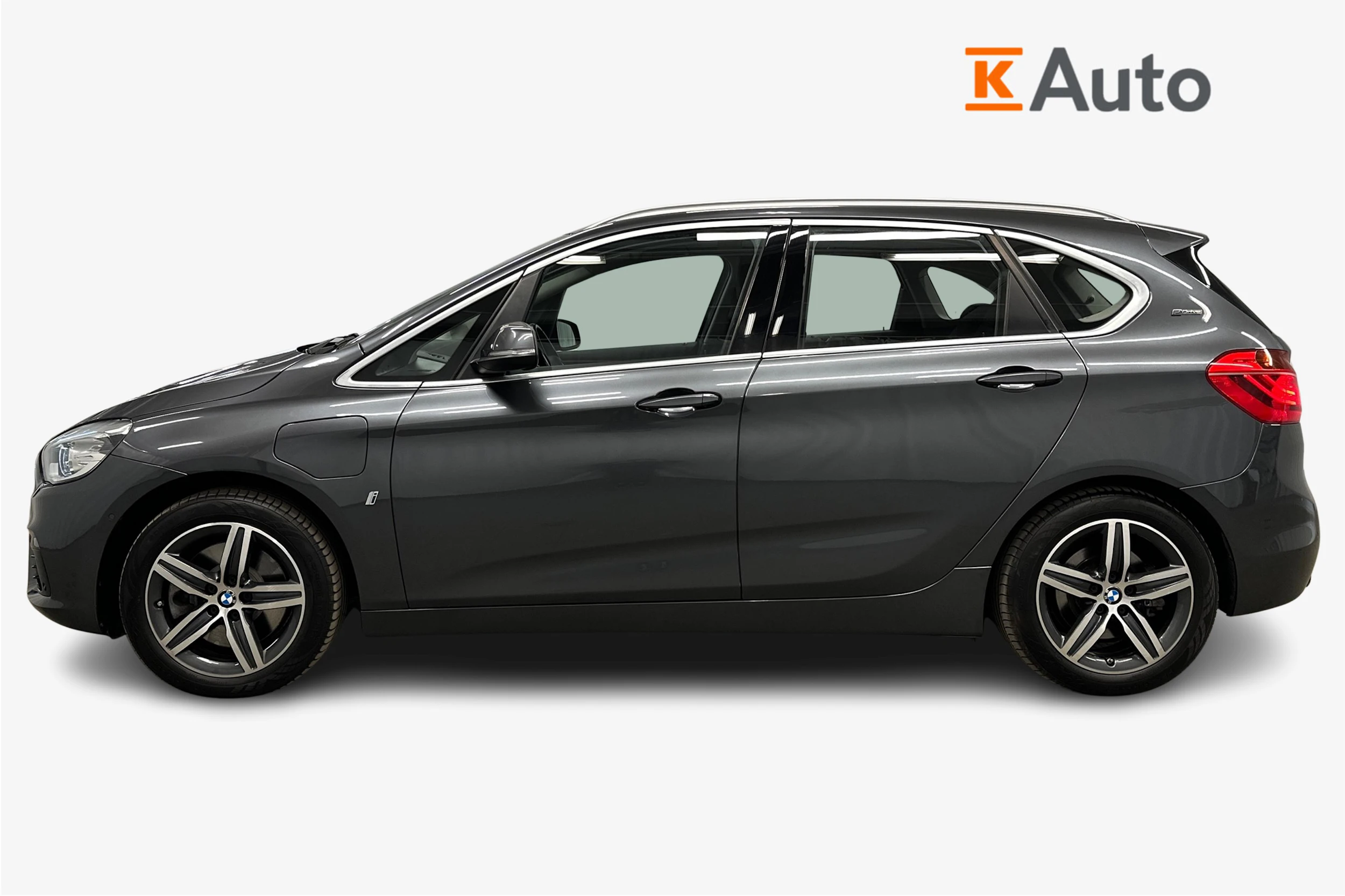harmaa BMW 225 2017 kuva 7.