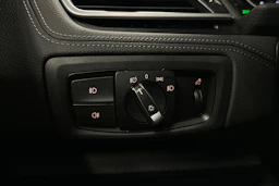 harmaa BMW 225 2017 kuva 22.