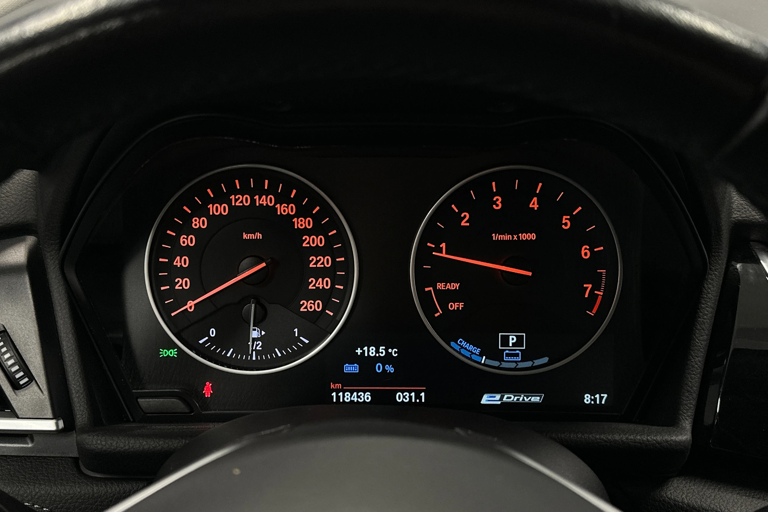 harmaa BMW 225 2017 kuva 23.