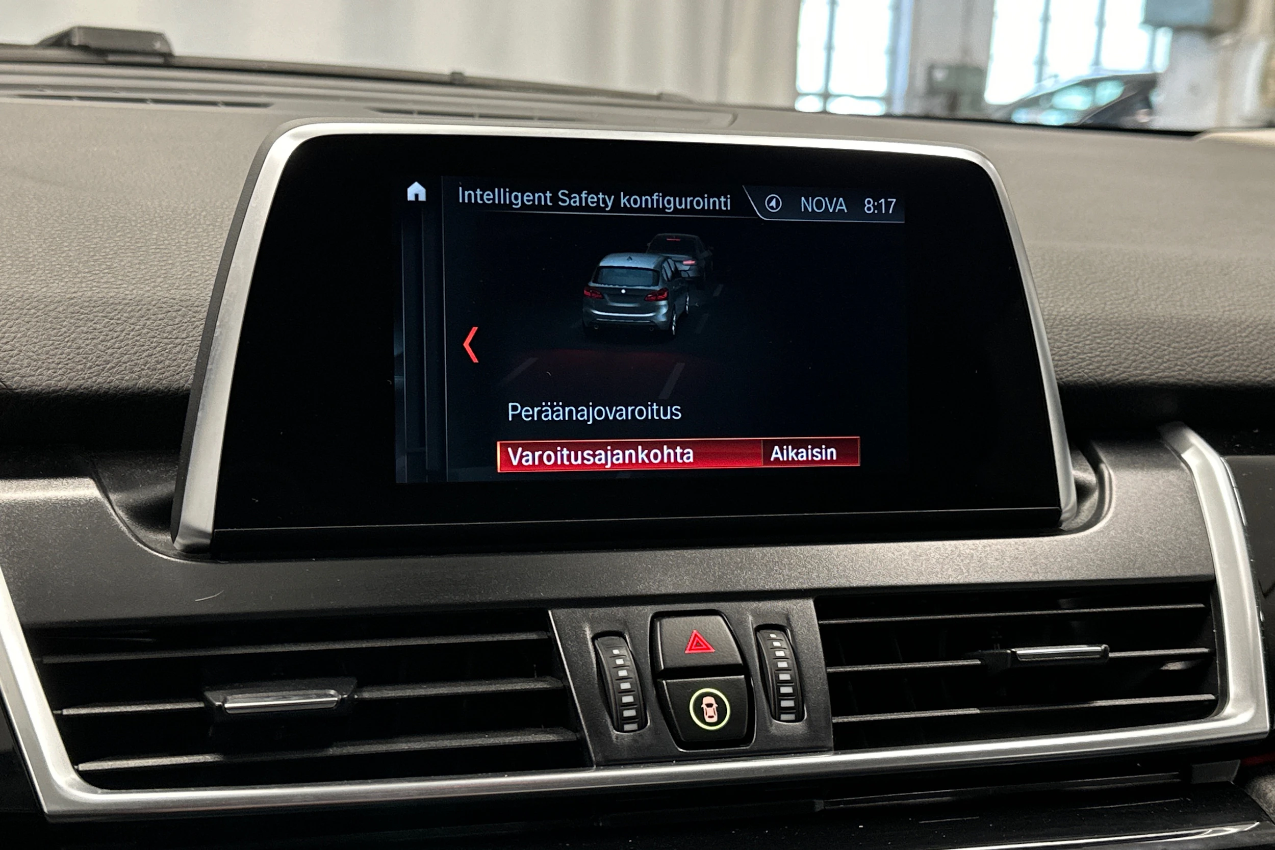 harmaa BMW 225 2017 kuva 24.