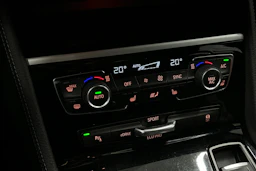 harmaa BMW 225 2017 kuva 32.